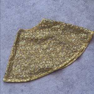 Elegant Gold Floral Top Cover